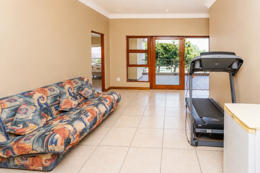 4 Bedroom Property for Sale in Kosmos Ridge North West